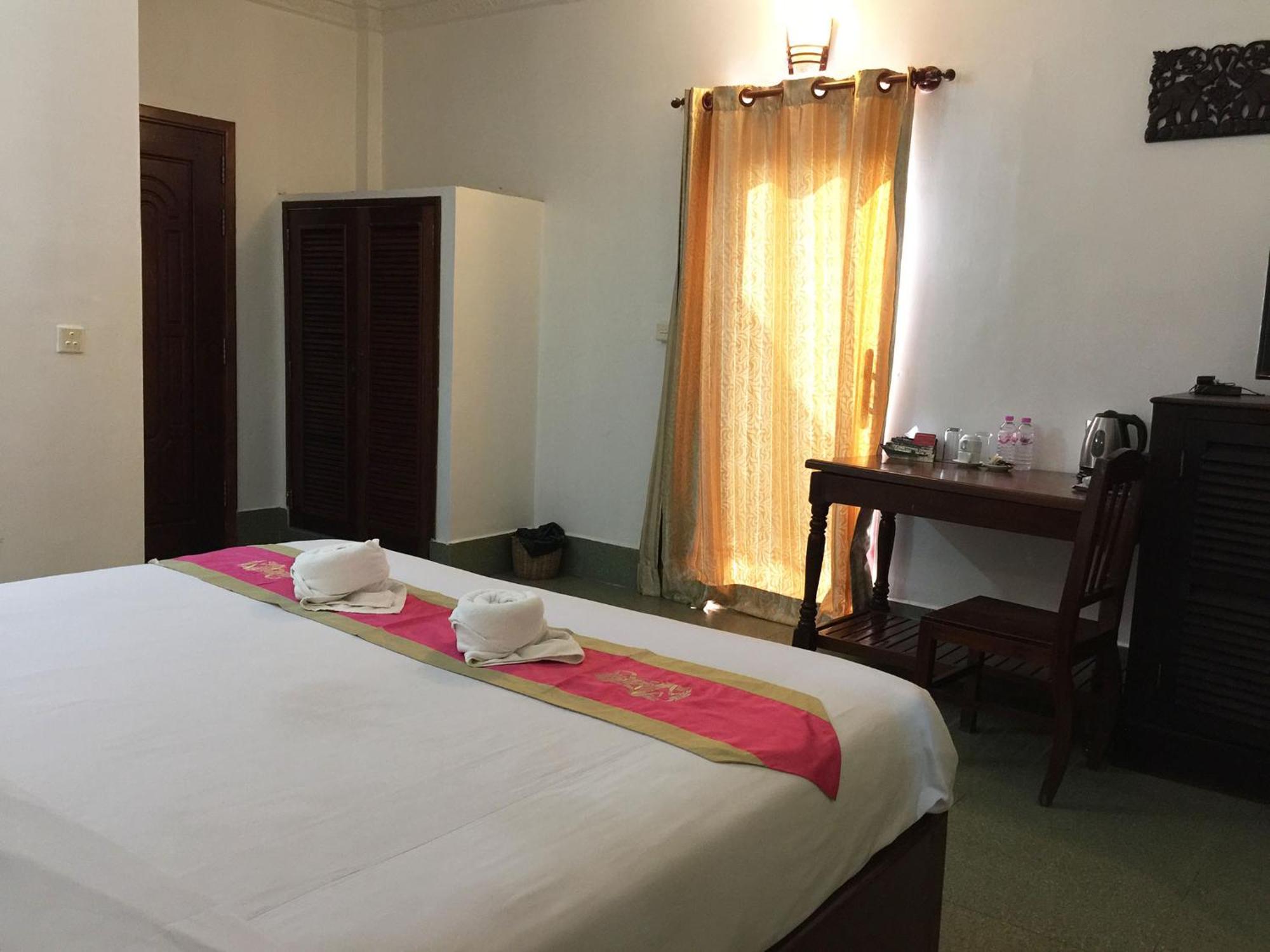 Central Night Hotel Siem Reap Room photo